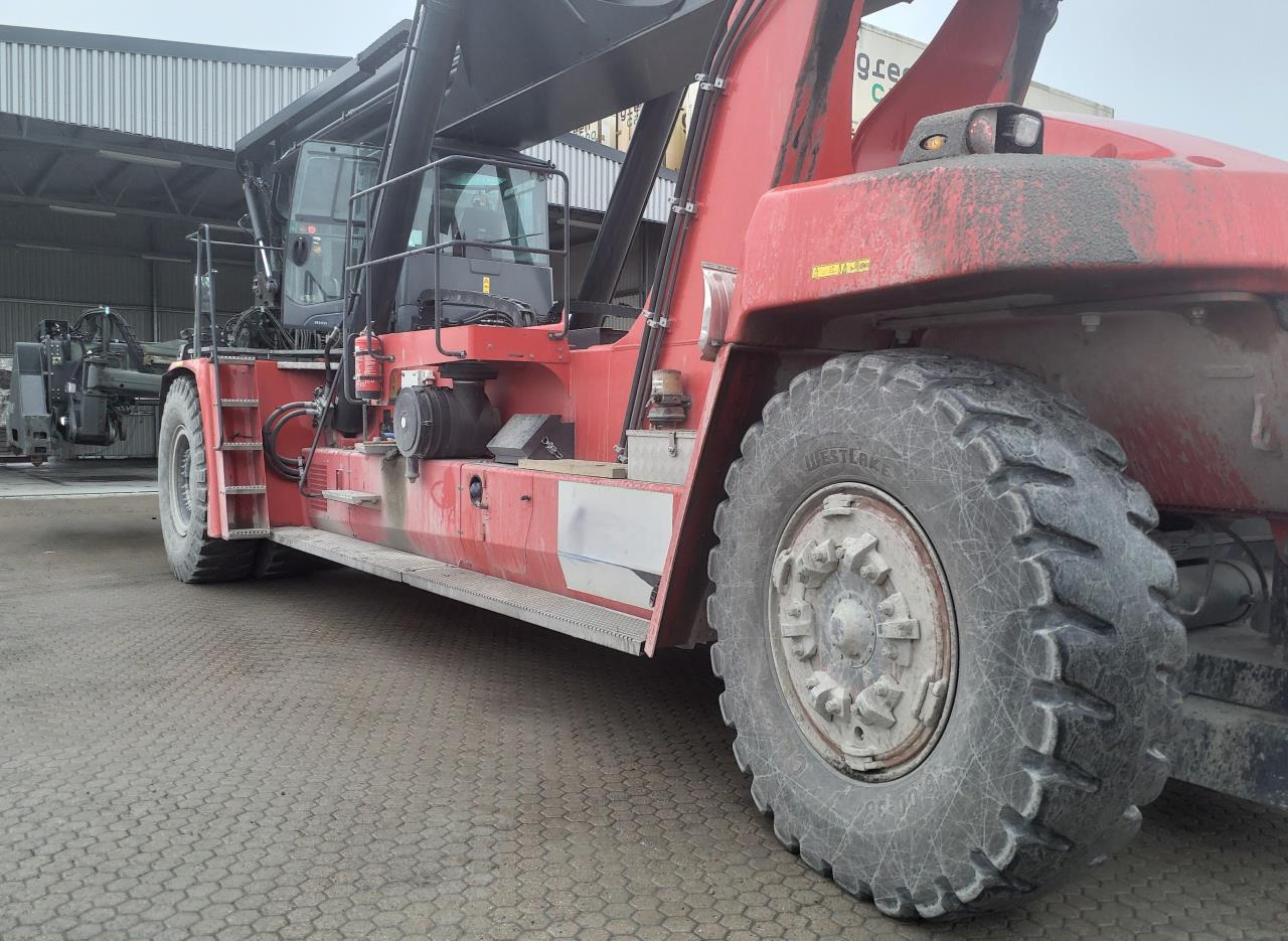 Kalmar DRG450-75C5XS - Reach stacker: obrázek 2 Kalmar DRG450-75C5XS - Reach stacker: obrázek 2