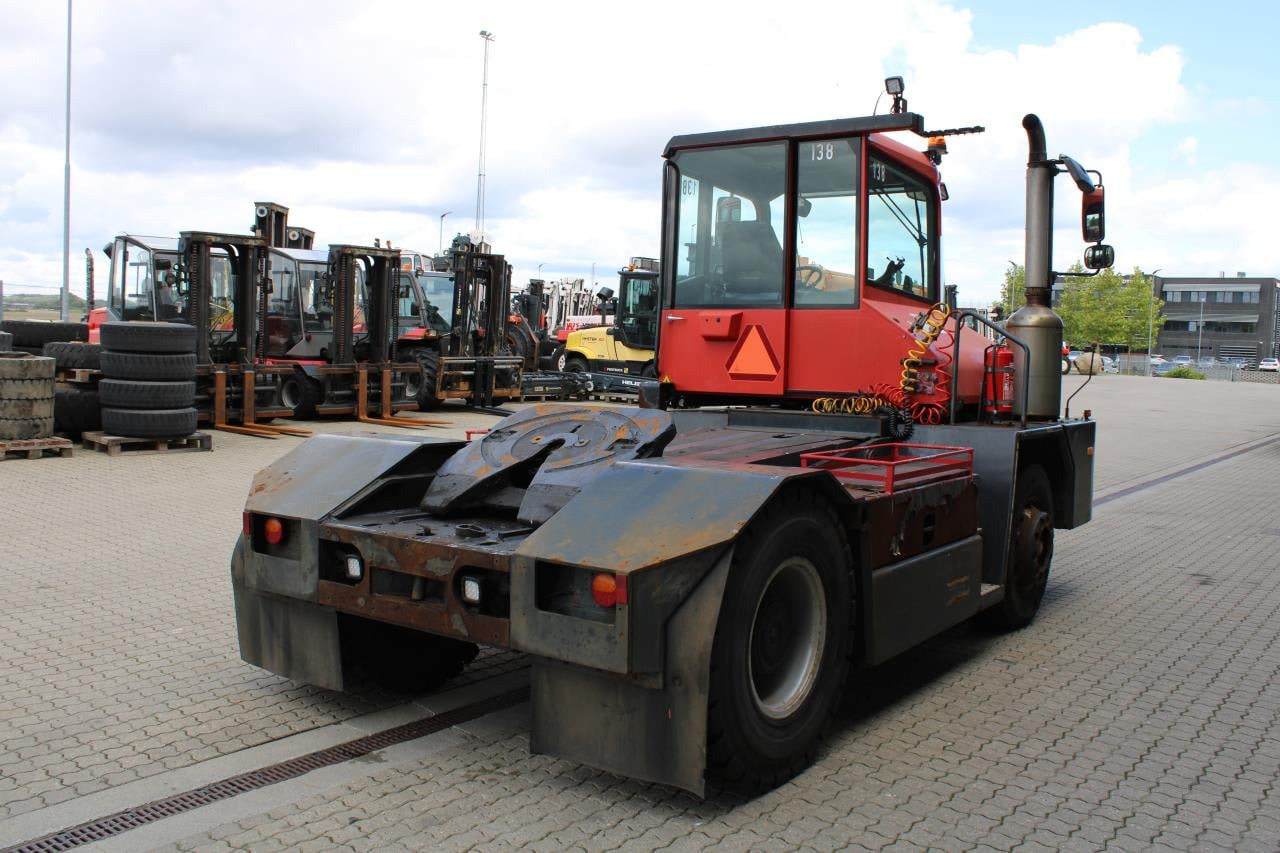 Kalmar TT618I - Terminálový traktor: obrázek 3 Kalmar TT618I - Terminálový traktor: obrázek 3