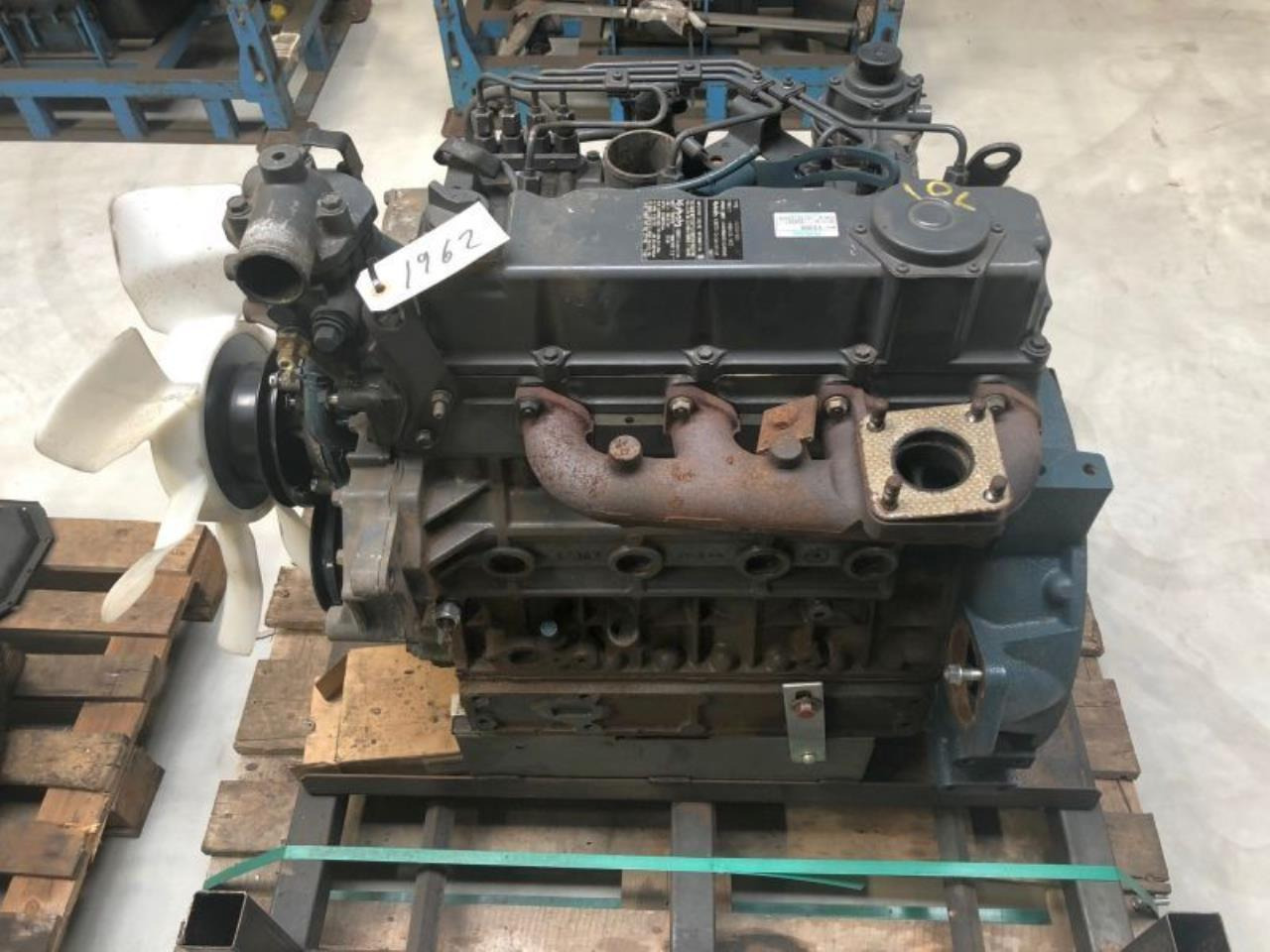 Kubota V3300-EU3 - Motor: obrázek 2 Kubota V3300-EU3 - Motor: obrázek 2