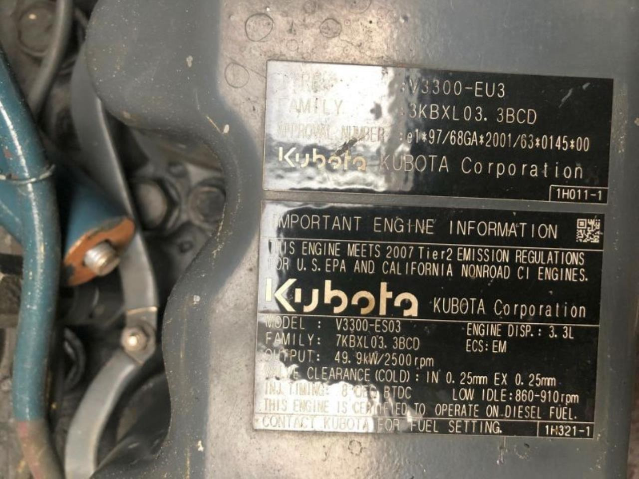 Kubota V3300-EU3 - Motor: obrázek 3 Kubota V3300-EU3 - Motor: obrázek 3