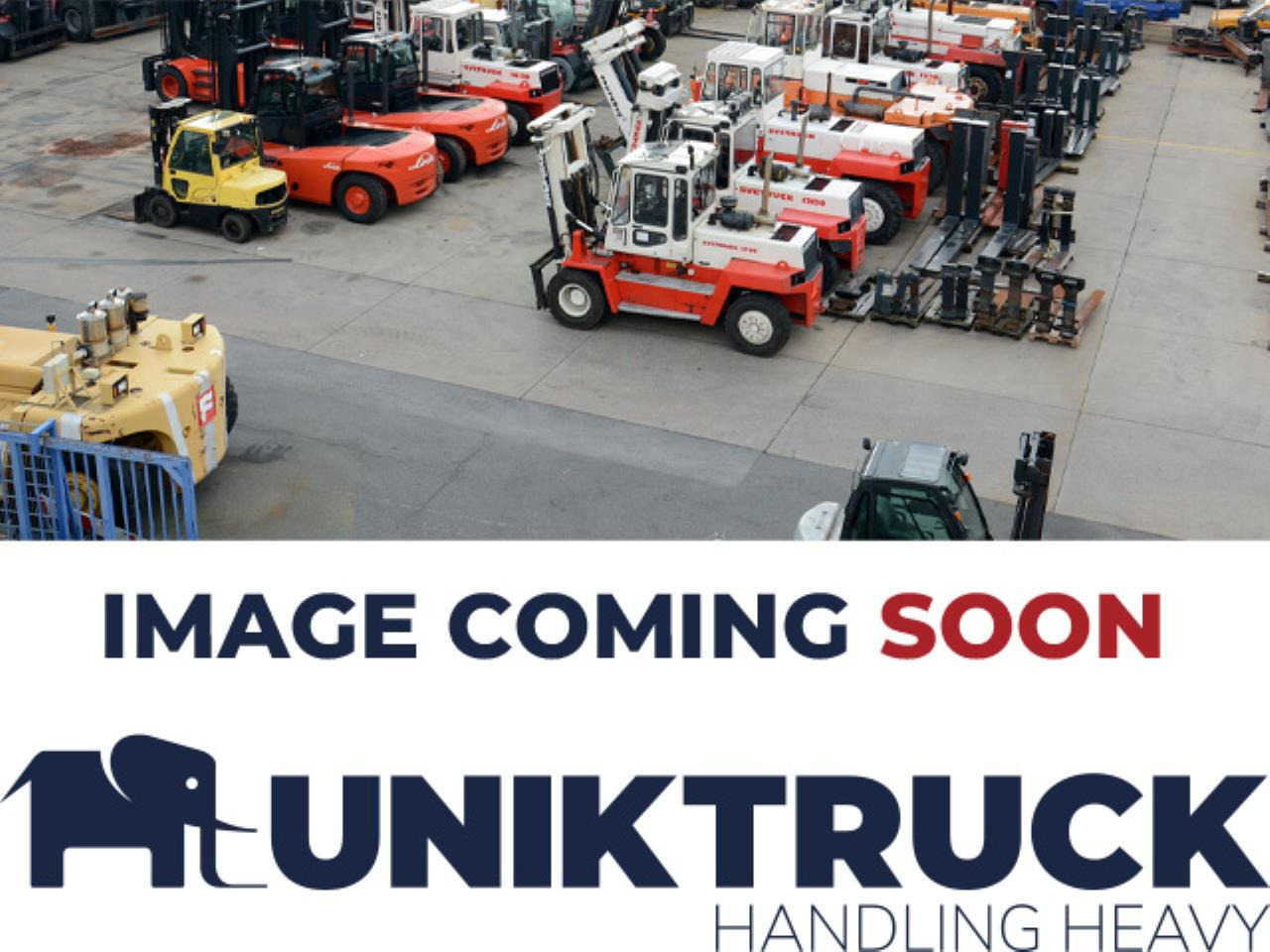 MOL RM255 4X4 - Terminálový traktor: obrázek 1 MOL RM255 4X4 - Terminálový traktor: obrázek 1