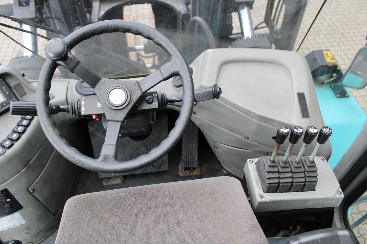 SMV SL25-1200B - Dieselový vysokozdvižný vozík: obrázek 4 SMV SL25-1200B - Dieselový vysokozdvižný vozík: obrázek 4