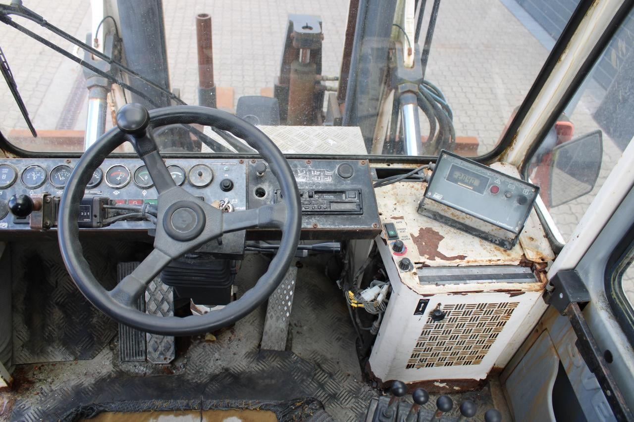 SveTruck 10-900 - Dieselový vysokozdvižný vozík: obrázek 4 SveTruck 10-900 - Dieselový vysokozdvižný vozík: obrázek 4