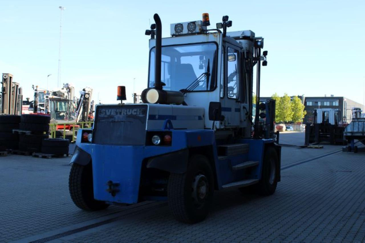 SveTruck 1090-32 - Dieselový vysokozdvižný vozík: obrázek 3 SveTruck 1090-32 - Dieselový vysokozdvižný vozík: obrázek 3