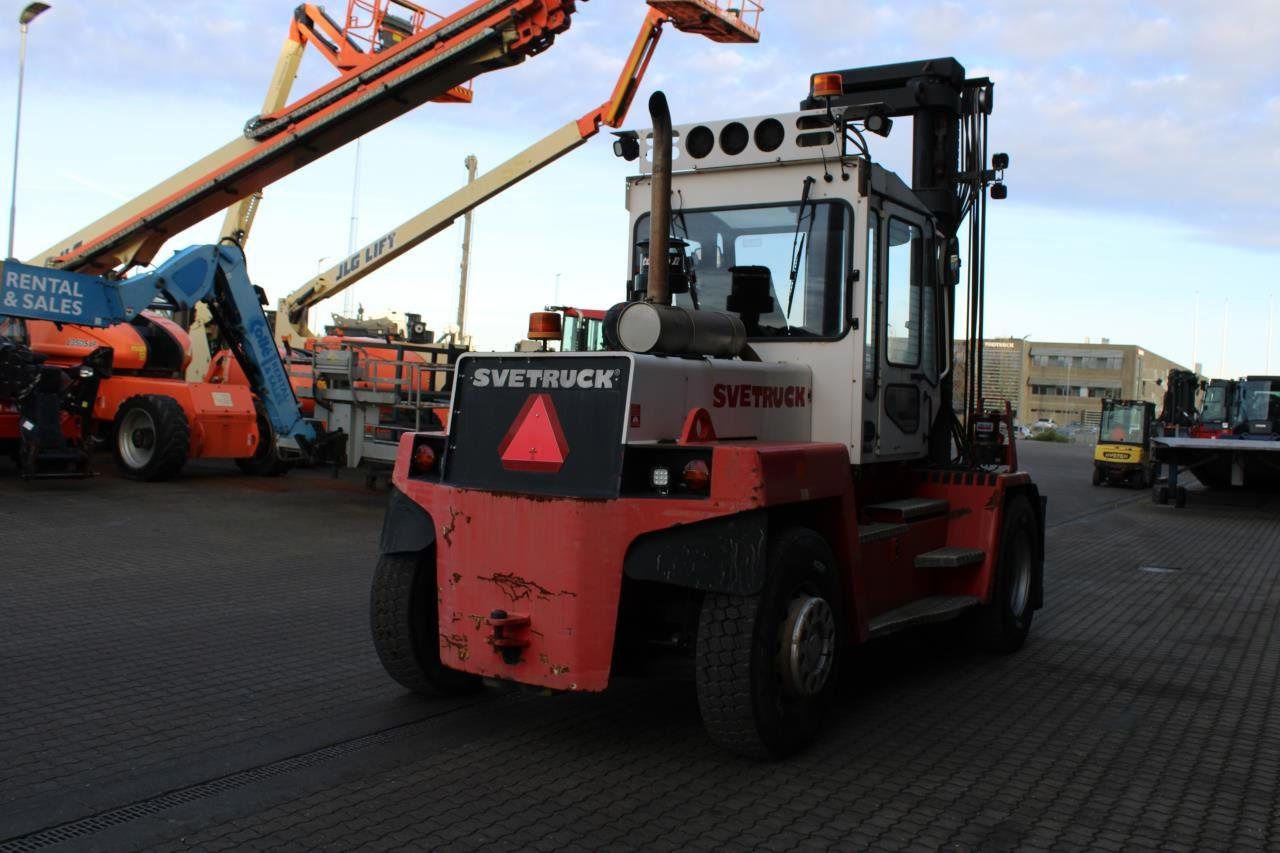 SveTruck 13660 - Dieselový vysokozdvižný vozík: obrázek 3 SveTruck 13660 - Dieselový vysokozdvižný vozík: obrázek 3