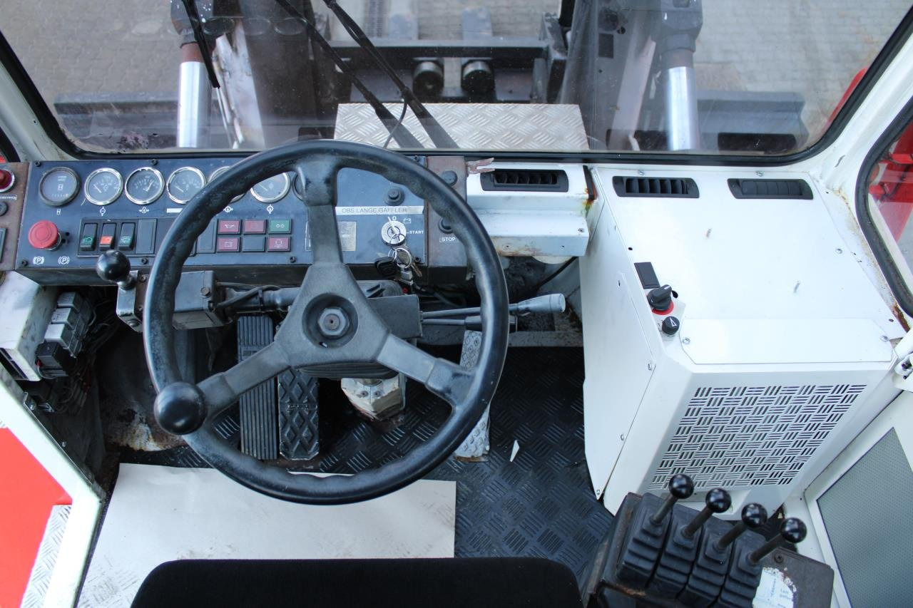 SveTruck 15120-35 - Dieselový vysokozdvižný vozík: obrázek 4 SveTruck 15120-35 - Dieselový vysokozdvižný vozík: obrázek 4