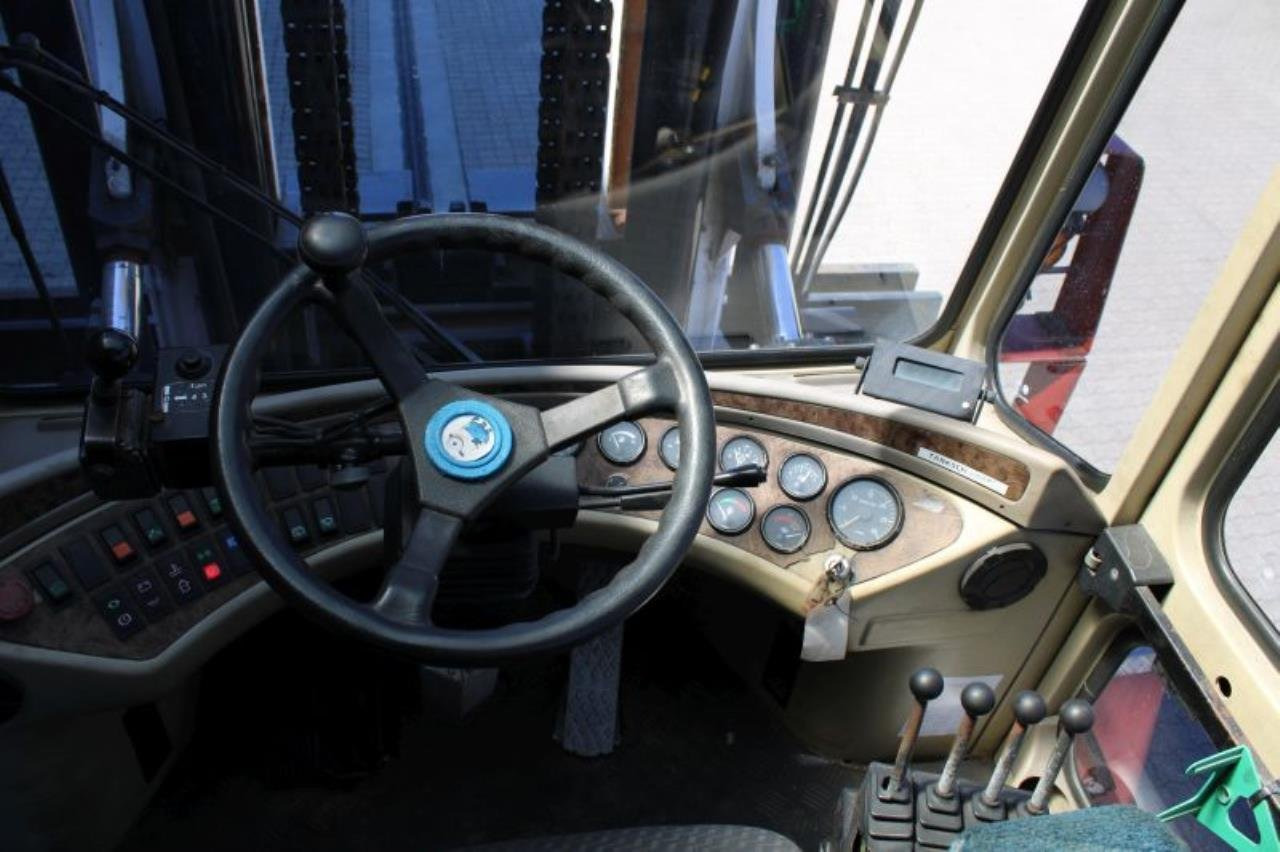 SveTruck 25120-42 - Dieselový vysokozdvižný vozík: obrázek 4 SveTruck 25120-42 - Dieselový vysokozdvižný vozík: obrázek 4
