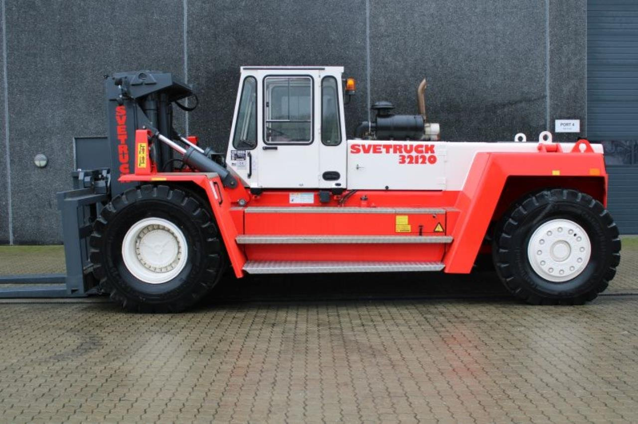 SveTruck 32120-46 - Dieselový vysokozdvižný vozík: obrázek 1 SveTruck 32120-46 - Dieselový vysokozdvižný vozík: obrázek 1
