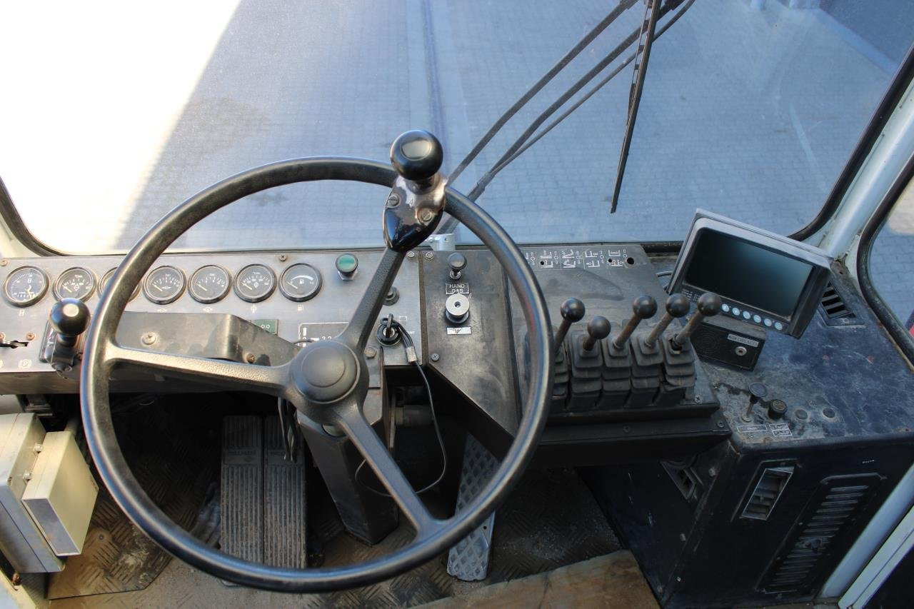 SveTruck 32120-47 - Dieselový vysokozdvižný vozík: obrázek 4 SveTruck 32120-47 - Dieselový vysokozdvižný vozík: obrázek 4