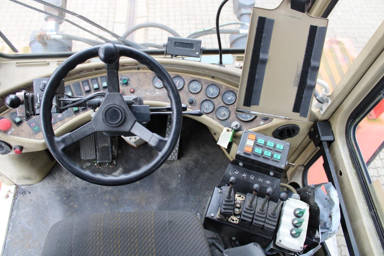 SveTruck 35120-50 - Dieselový vysokozdvižný vozík: obrázek 4 SveTruck 35120-50 - Dieselový vysokozdvižný vozík: obrázek 4