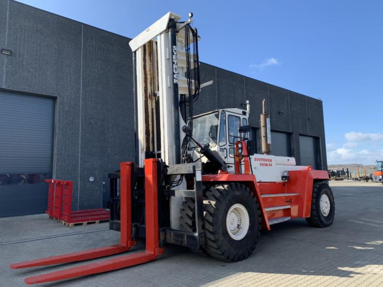 SveTruck 42120-54 - Dieselový vysokozdvižný vozík: obrázek 2 SveTruck 42120-54 - Dieselový vysokozdvižný vozík: obrázek 2