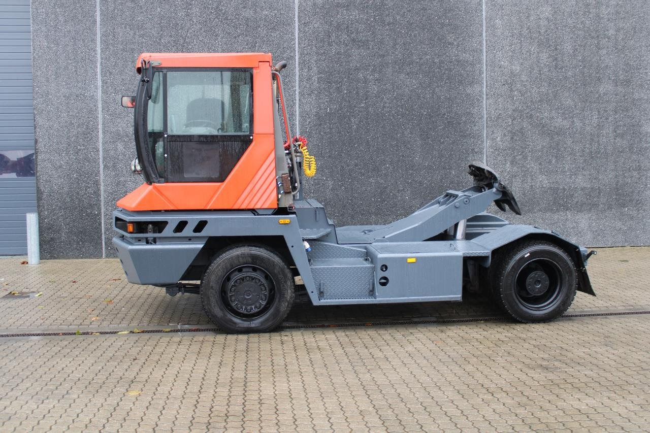 Terberg RT222 - Terminálový traktor: obrázek 1 Terberg RT222 - Terminálový traktor: obrázek 1