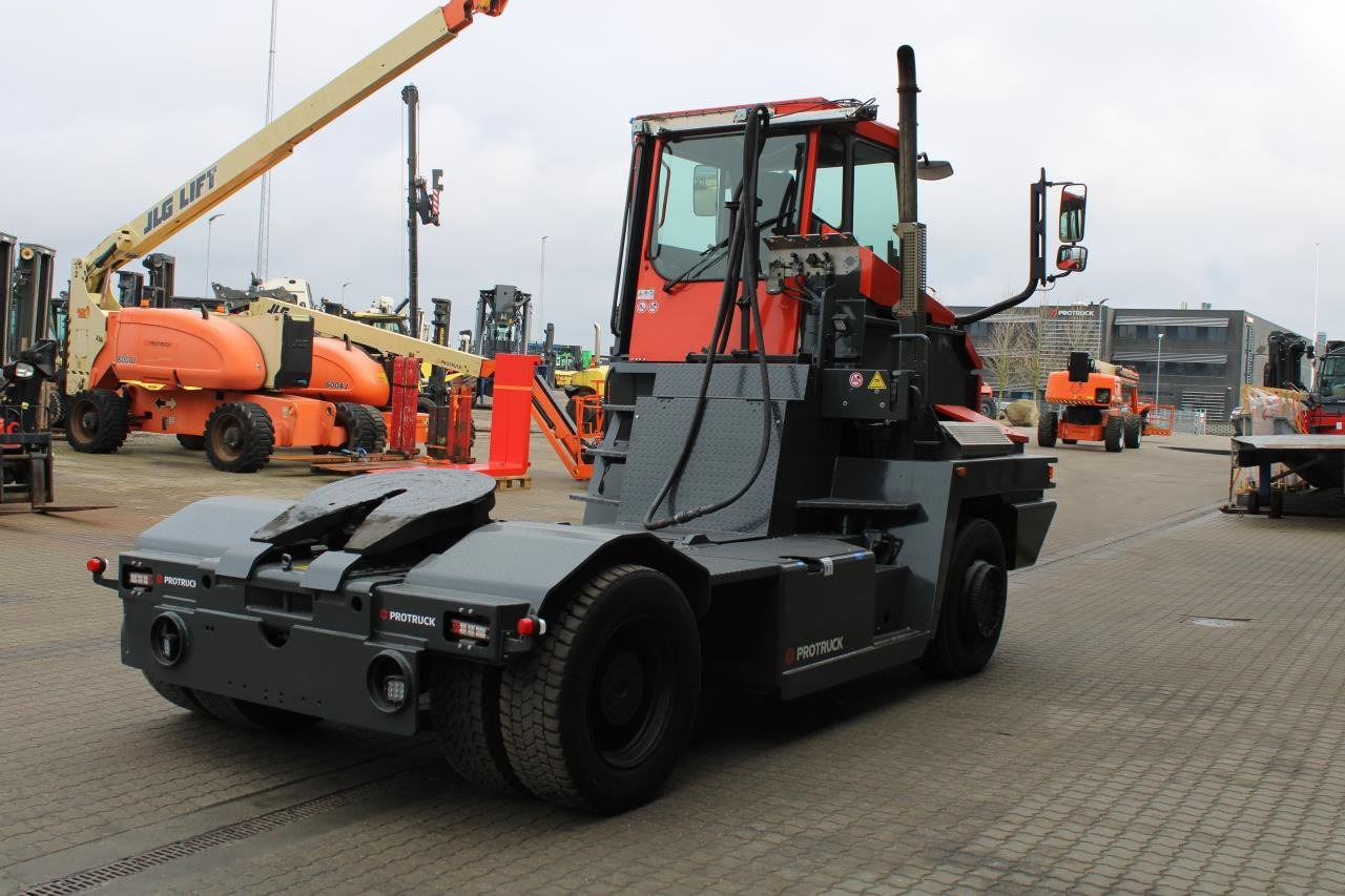 Terberg RT222 - Terminálový traktor: obrázek 3 Terberg RT222 - Terminálový traktor: obrázek 3