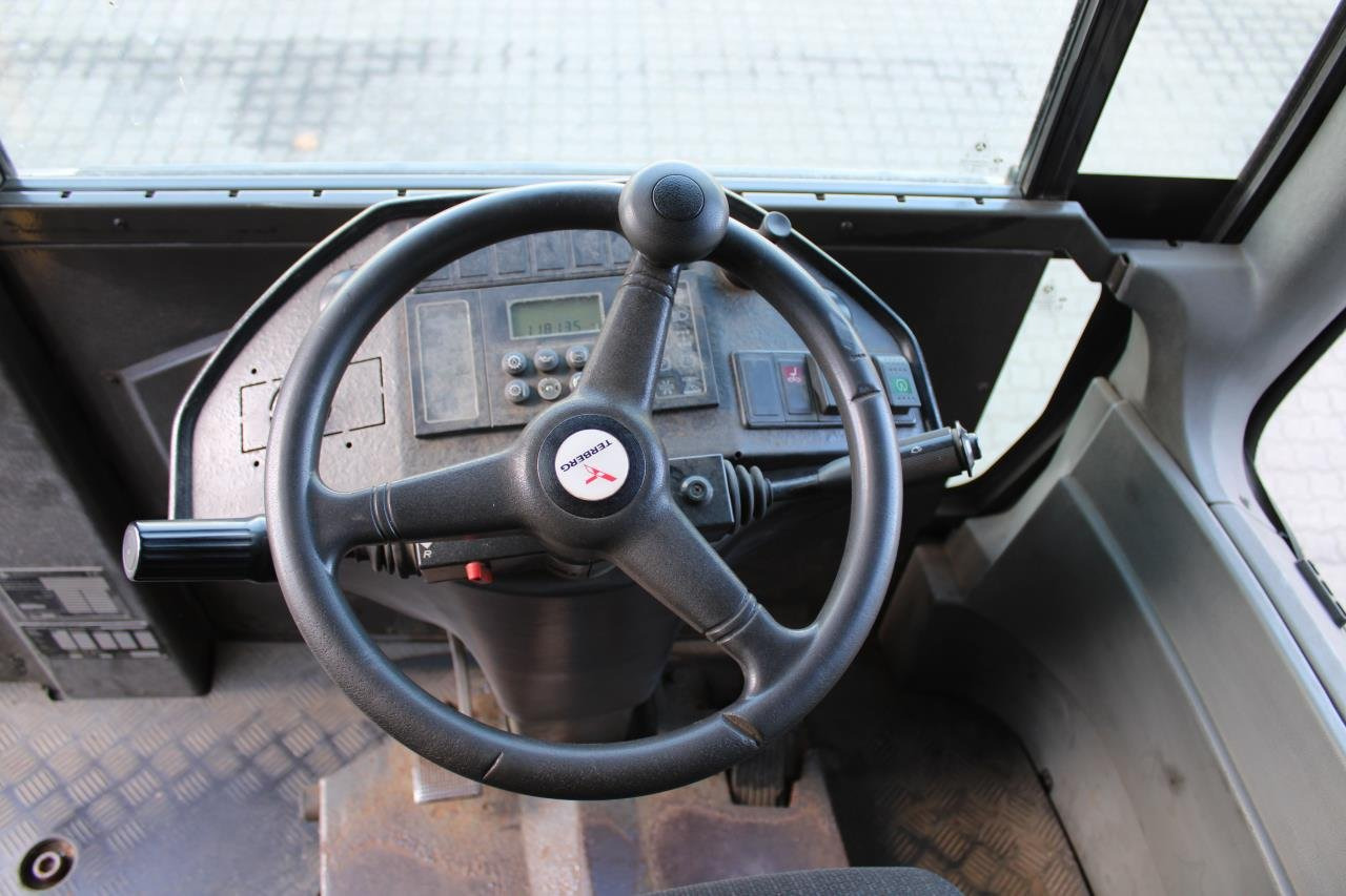 Terberg RT282 - Terminálový traktor: obrázek 4 Terberg RT282 - Terminálový traktor: obrázek 4