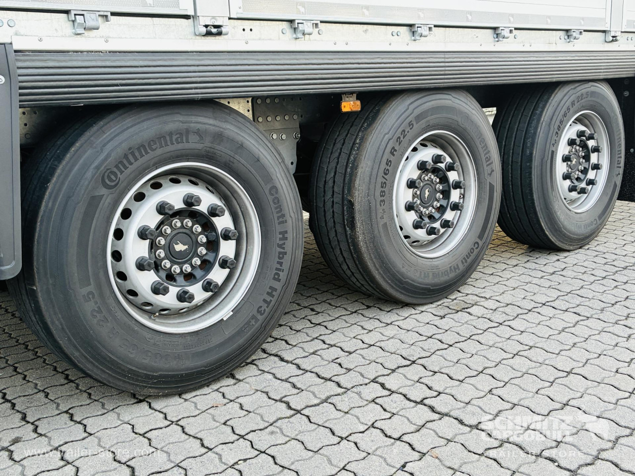 SCHMITZ Auflieger Pritsche - Návěs valník/ Plato: obrázek 3 SCHMITZ Auflieger Pritsche - Návěs valník/ Plato: obrázek 3