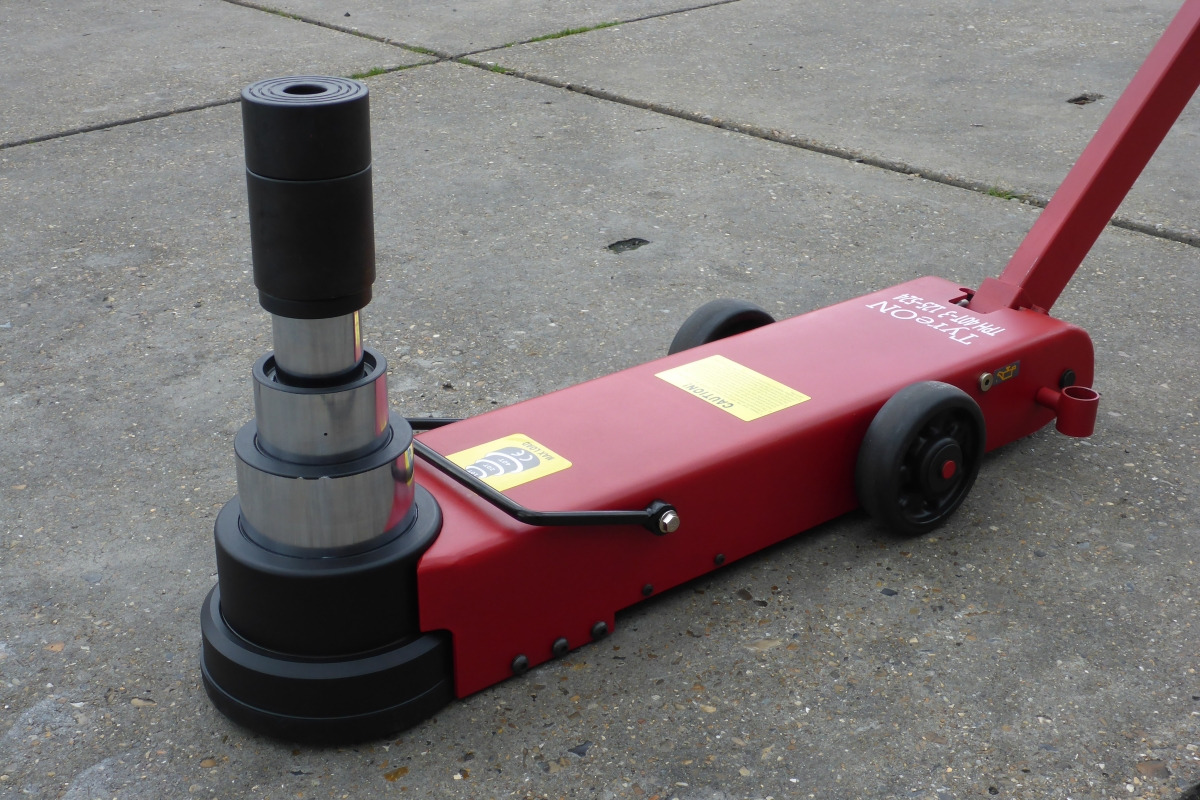 TPH40T-3 Air hydraulic jack 40 Tons - Minimum height 12,5 cm - Vybavení garáže/ Dílny: obrázek 3 TPH40T-3 Air hydraulic jack 40 Tons - Minimum height 12,5 cm - Vybavení garáže/ Dílny: obrázek 3