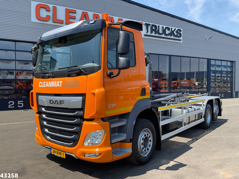 DAF FAN CF 430 VDL 21 Ton haakarmsysteem - Hákový nosič kontejnerů: obrázek 2 DAF FAN CF 430 VDL 21 Ton haakarmsysteem - Hákový nosič kontejnerů: obrázek 2