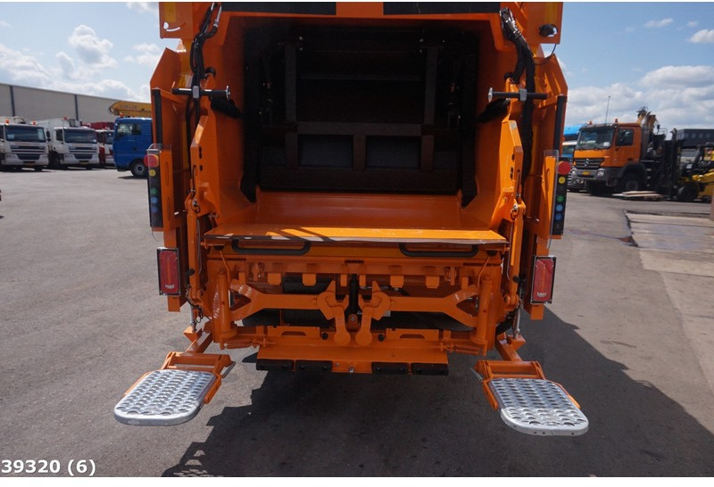 FUSO Canter 9C18 Geesink 7m³ - Vůz na odvoz odpadků: obrázek 4 FUSO Canter 9C18 Geesink 7m³ - Vůz na odvoz odpadků: obrázek 4