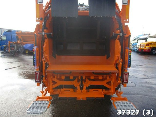 FUSO Canter 9C18 - Vůz na odvoz odpadků: obrázek 3 FUSO Canter 9C18 - Vůz na odvoz odpadků: obrázek 3