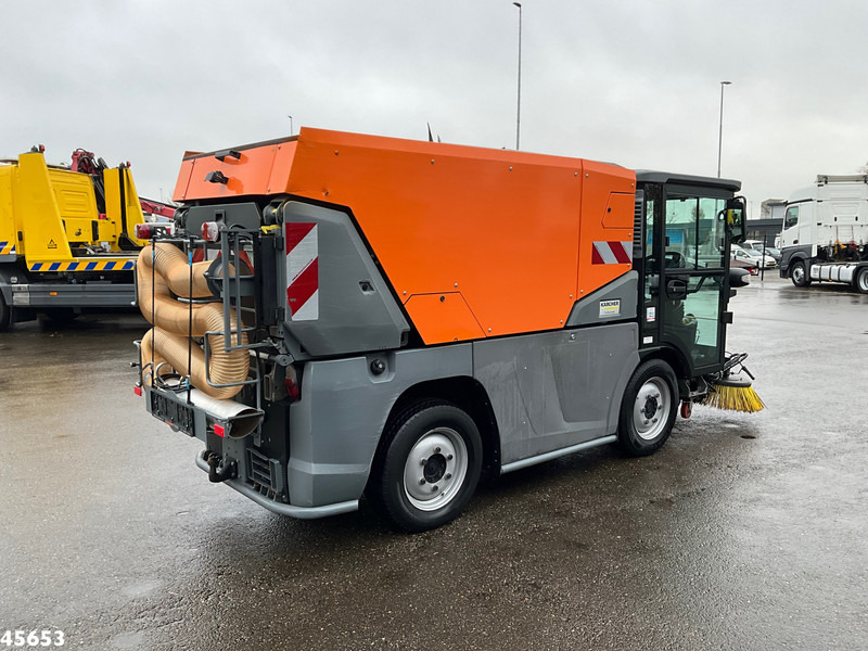 Kärcher MC 250 Just 16.579 km! - Zametací vůz: obrázek 4 Kärcher MC 250 Just 16.579 km! - Zametací vůz: obrázek 4