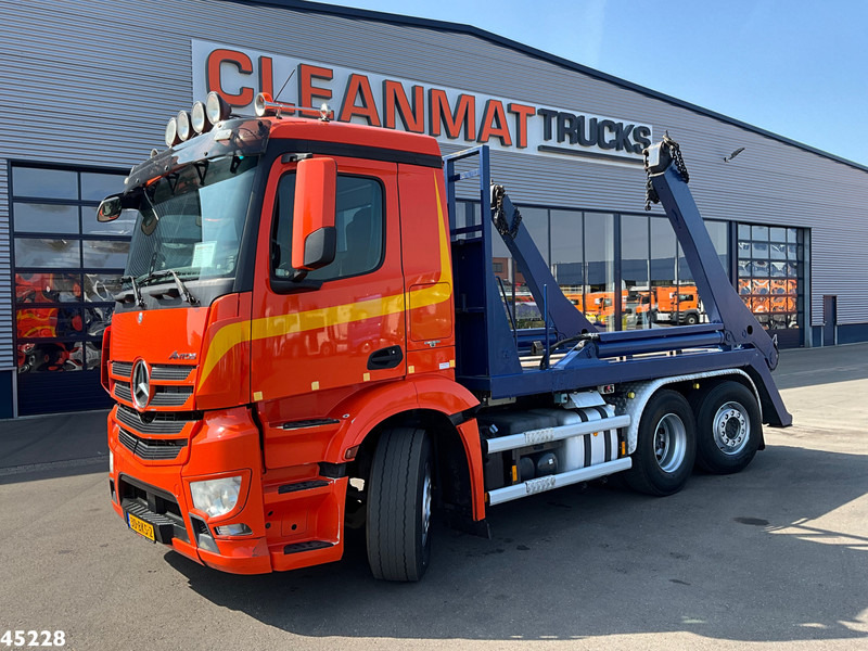 Mercedes-Benz Antos 2542 6x2 Euro 6 Hyva 18 portaalarmsysteem - Ramenový nosič kontajnerov: obrázek 1 Mercedes-Benz Antos 2542 6x2 Euro 6 Hyva 18 portaalarmsysteem - Ramenový nosič kontajnerov: obrázek 1