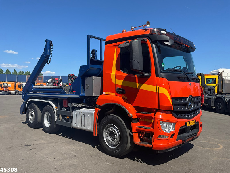 Mercedes-Benz Arocs 2536 Euro 6 Meiler 16 Ton's portaalarmsysteem - Ramenový nosič kontajnerov: obrázek 2 Mercedes-Benz Arocs 2536 Euro 6 Meiler 16 Ton's portaalarmsysteem - Ramenový nosič kontajnerov: obrázek 2