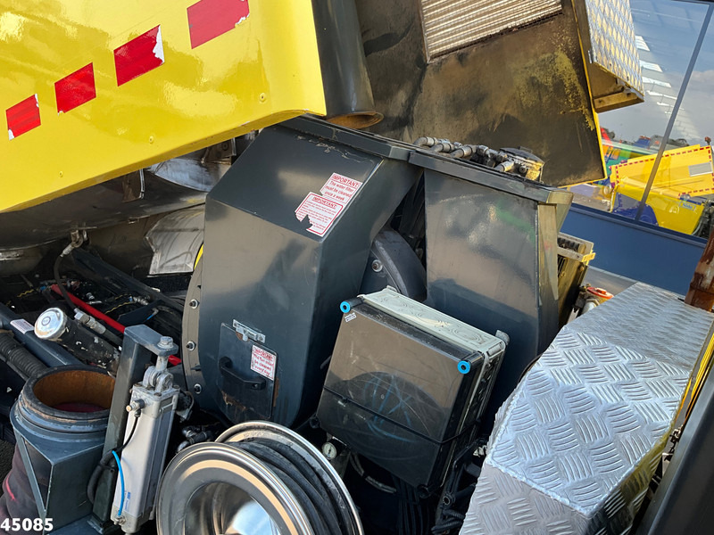 Zametací vůz Mitsubishi Canter 7C15 Brock sweeper Just 94.095 km!: obrázek 9