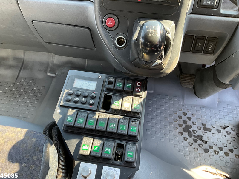 Zametací vůz Mitsubishi Canter 7C15 Brock sweeper Just 94.095 km!: obrázek 19
