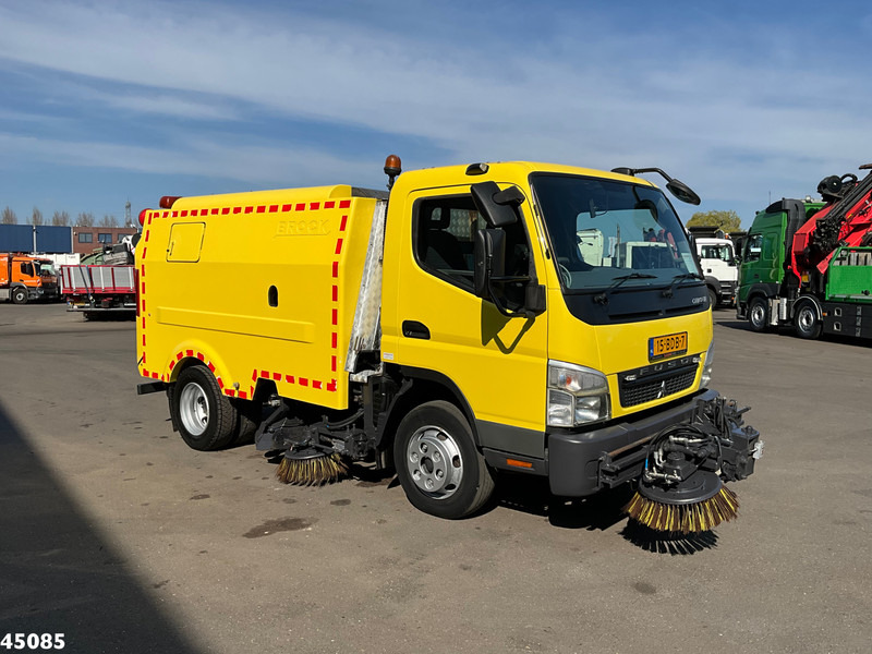 Zametací vůz Mitsubishi Canter 7C15 Brock sweeper Just 94.095 km!: obrázek 8