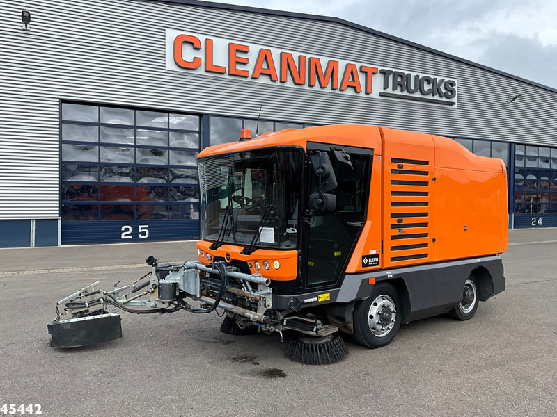 Ravo 540 CD Euro 6 with 3-rd brush - Zametací vůz: obrázek 3 Ravo 540 CD Euro 6 with 3-rd brush - Zametací vůz: obrázek 3