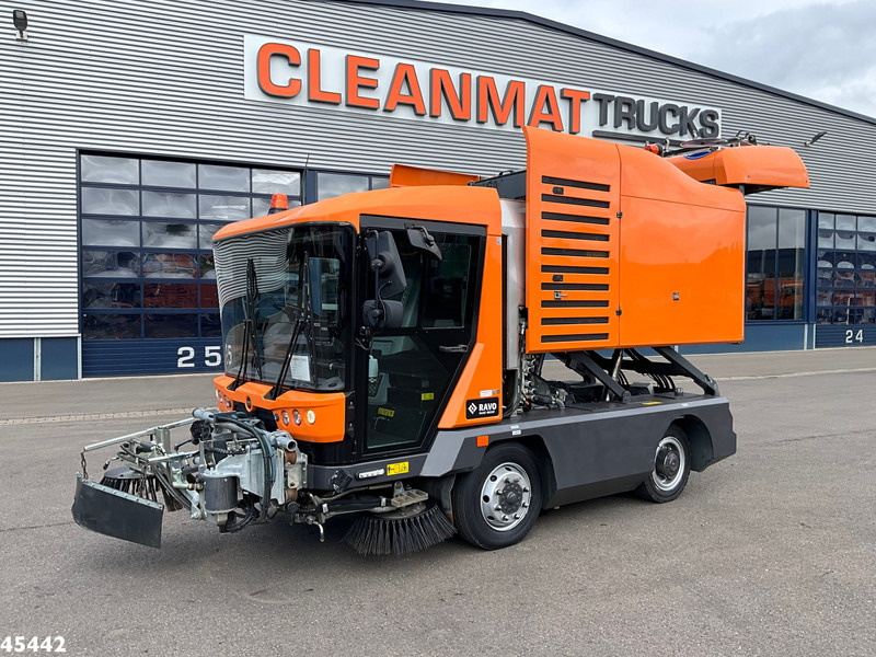 Ravo 540 CD Euro 6 with 3-rd brush - Zametací vůz: obrázek 1 Ravo 540 CD Euro 6 with 3-rd brush - Zametací vůz: obrázek 1