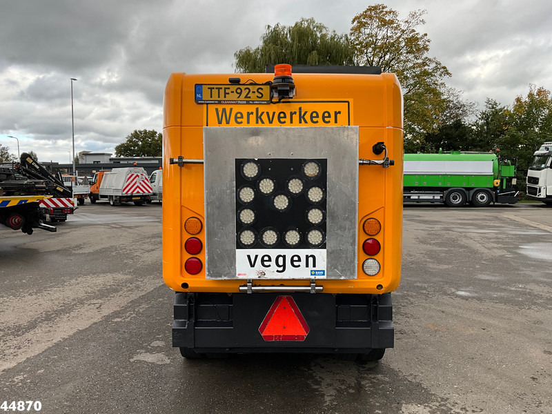 Ravo 540 with 3-rd brush - Zametací vůz: obrázek 5 Ravo 540 with 3-rd brush - Zametací vůz: obrázek 5