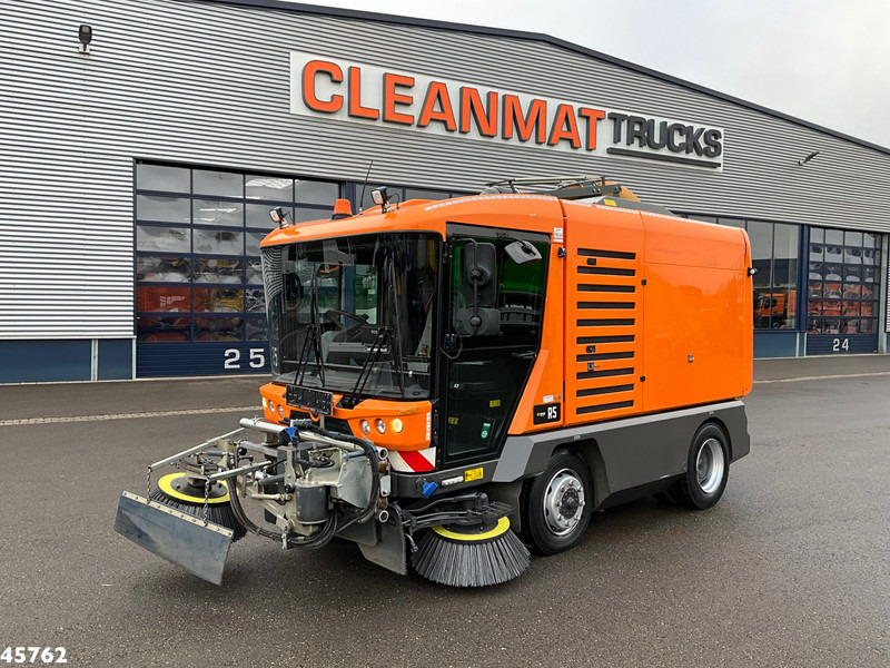 Ravo 580 Euro 6 with 3-rd brush - Zametací vůz: obrázek 2 Ravo 580 Euro 6 with 3-rd brush - Zametací vůz: obrázek 2