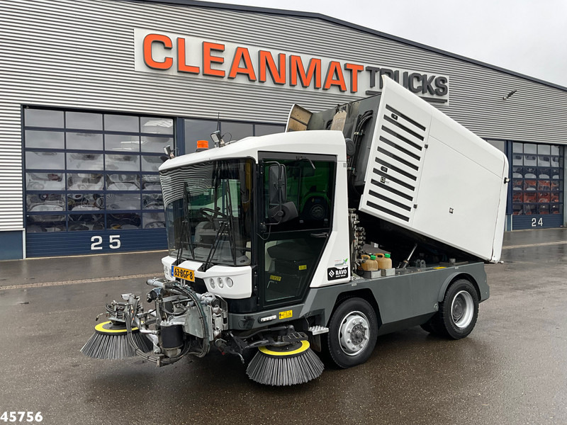 Ravo 580 with 3-rd brush - Zametací vůz: obrázek 1 Ravo 580 with 3-rd brush - Zametací vůz: obrázek 1