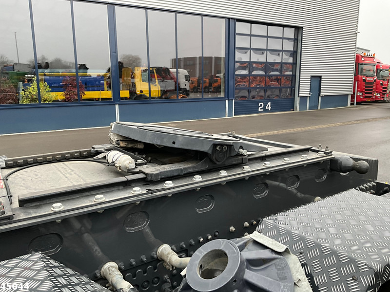 Volvo FH 540 8x2 Fassi 145 Tonmeter laadkraan + Fly-JIb Just 7.187 Km! Demo voertuig! - Tahač: obrázek 5 Volvo FH 540 8x2 Fassi 145 Tonmeter laadkraan + Fly-JIb Just 7.187 Km! Demo voertuig! - Tahač: obrázek 5