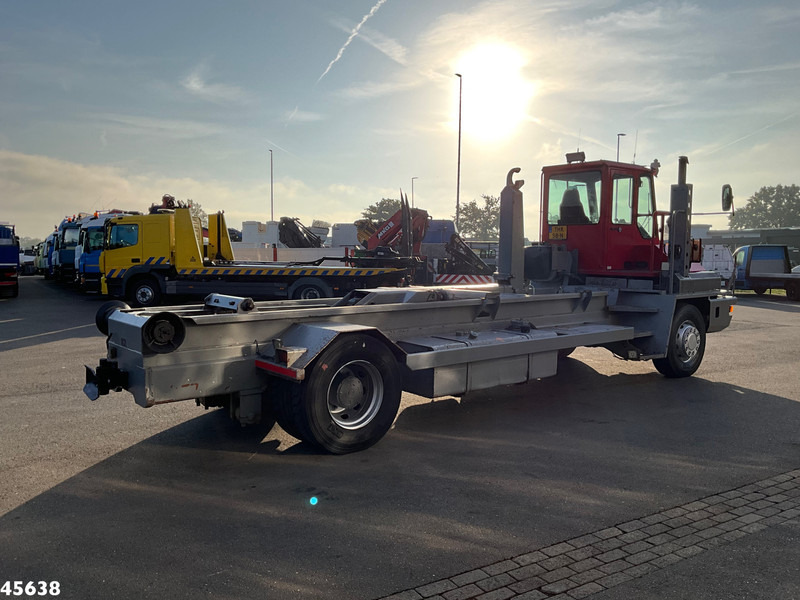 Terberg YT180 VDL 25 Ton haakarmsysteem - Hákový nosič kontejnerů: obrázek 5 Terberg YT180 VDL 25 Ton haakarmsysteem - Hákový nosič kontejnerů: obrázek 5