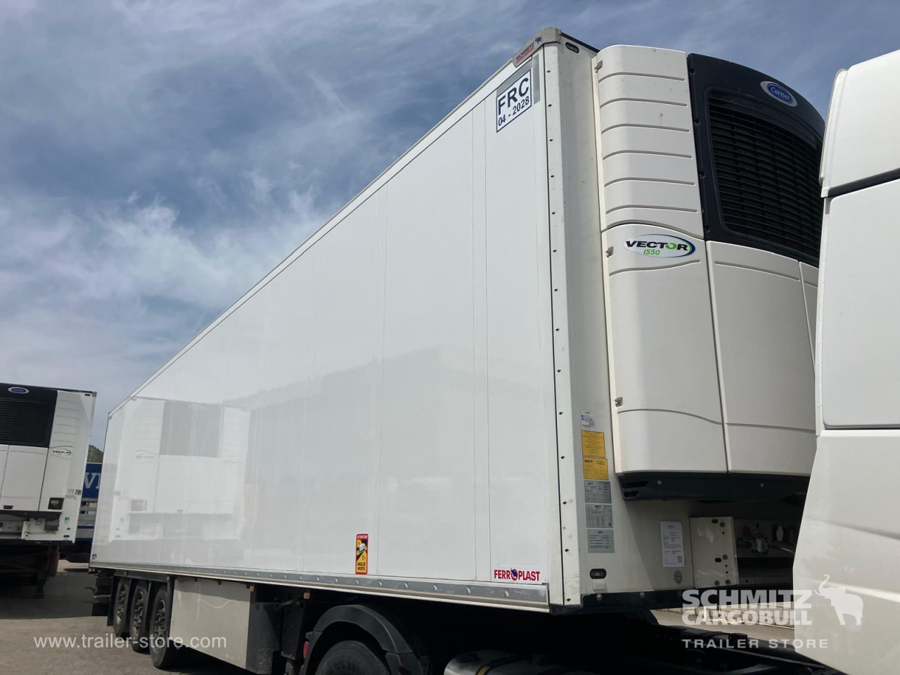 SCHMITZ Semiremolque Frigo Standard Double deck - Izotermický návěs: obrázek 1 SCHMITZ Semiremolque Frigo Standard Double deck - Izotermický návěs: obrázek 1