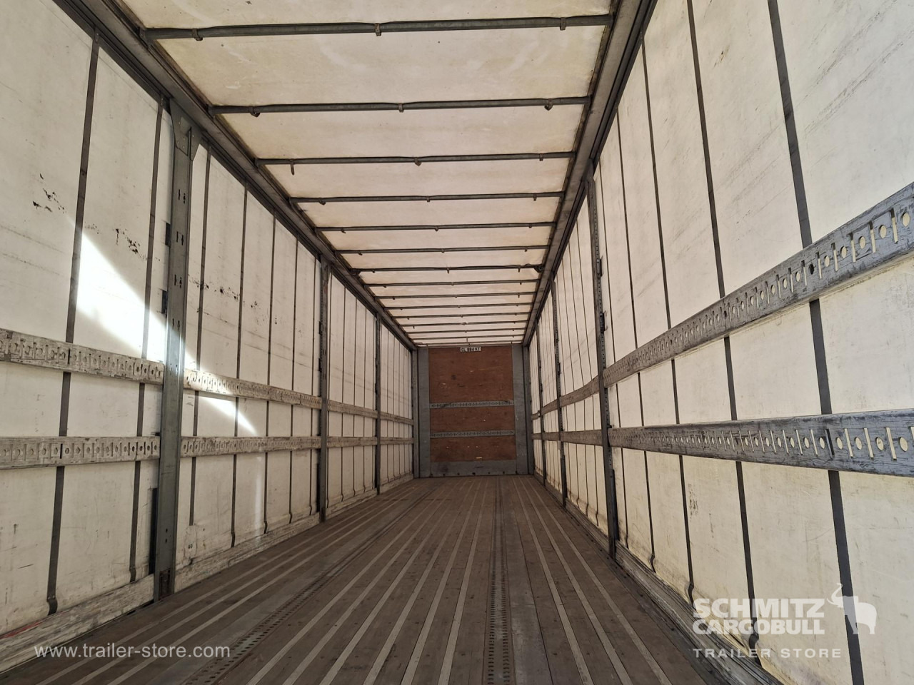 FRUEHAUF Curtainsider Standard Taillift - Plachtový návěs: obrázek 4 FRUEHAUF Curtainsider Standard Taillift - Plachtový návěs: obrázek 4