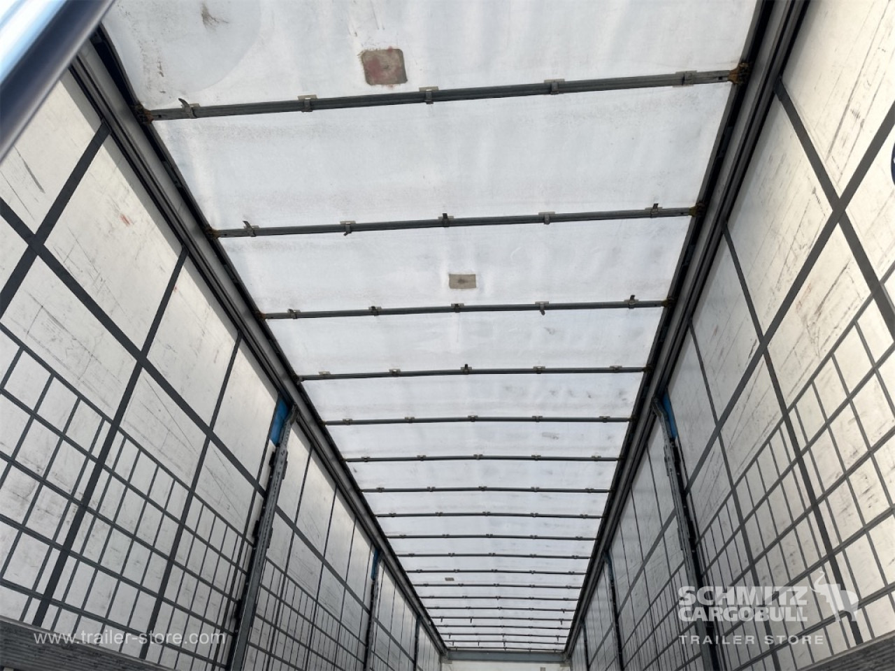SCHMITZ Curtainsider Standard - Plachtový návěs: obrázek 4 SCHMITZ Curtainsider Standard - Plachtový návěs: obrázek 4