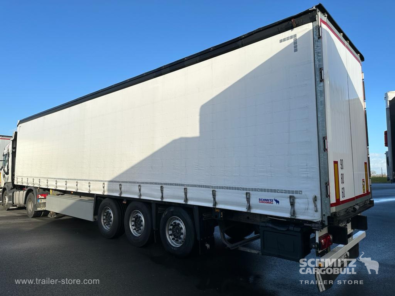 SCHMITZ Curtainsider Standard - Plachtový návěs: obrázek 5 SCHMITZ Curtainsider Standard - Plachtový návěs: obrázek 5