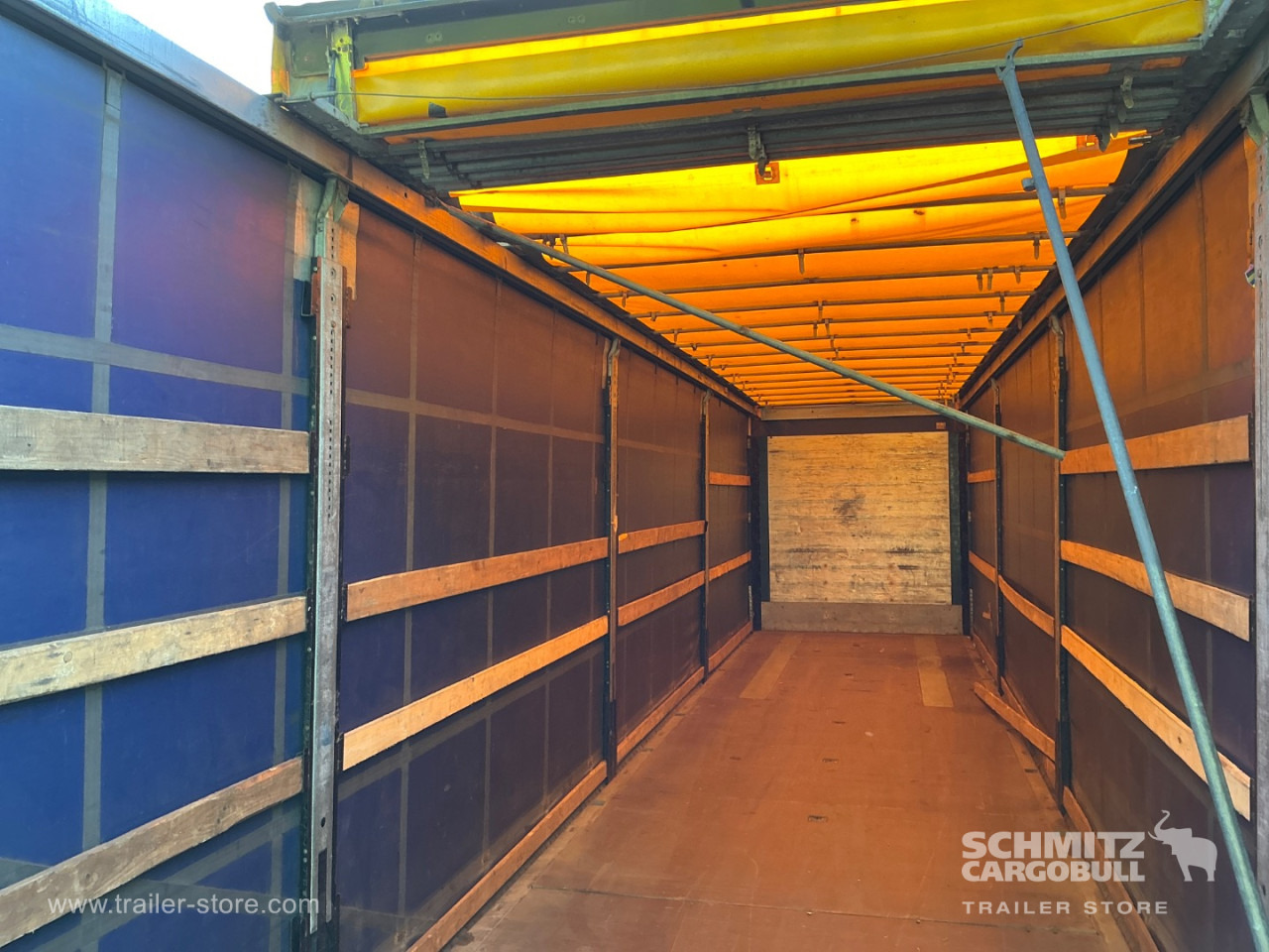 SCHMITZ Curtainsider Standard - Plachtový návěs: obrázek 5 SCHMITZ Curtainsider Standard - Plachtový návěs: obrázek 5