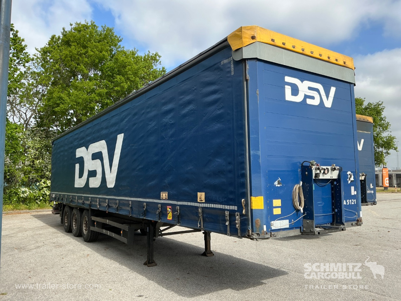 SCHMITZ Curtainsider Standard Taillift - Plachtový návěs: obrázek 1 SCHMITZ Curtainsider Standard Taillift - Plachtový návěs: obrázek 1