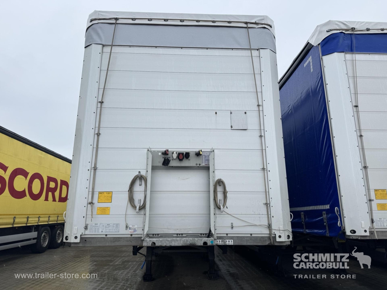 SCHMITZ Curtainsider Standard - Plachtový návěs: obrázek 3 SCHMITZ Curtainsider Standard - Plachtový návěs: obrázek 3