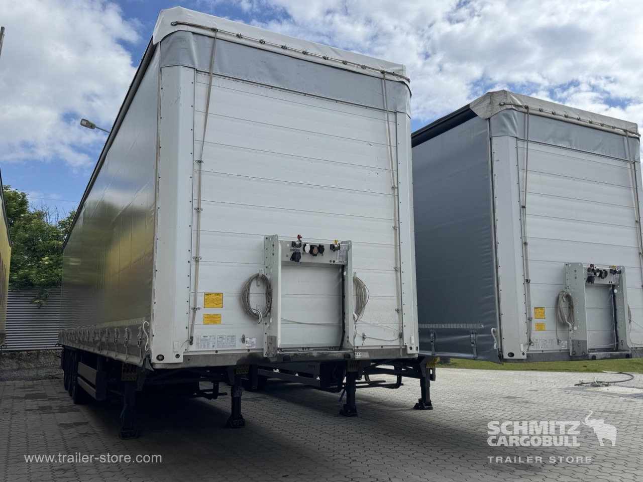 SCHMITZ Curtainsider Standard - Plachtový návěs: obrázek 1 SCHMITZ Curtainsider Standard - Plachtový návěs: obrázek 1