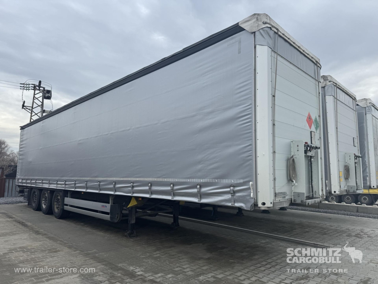 SCHMITZ Curtainsider Standard - Plachtový návěs: obrázek 1 SCHMITZ Curtainsider Standard - Plachtový návěs: obrázek 1