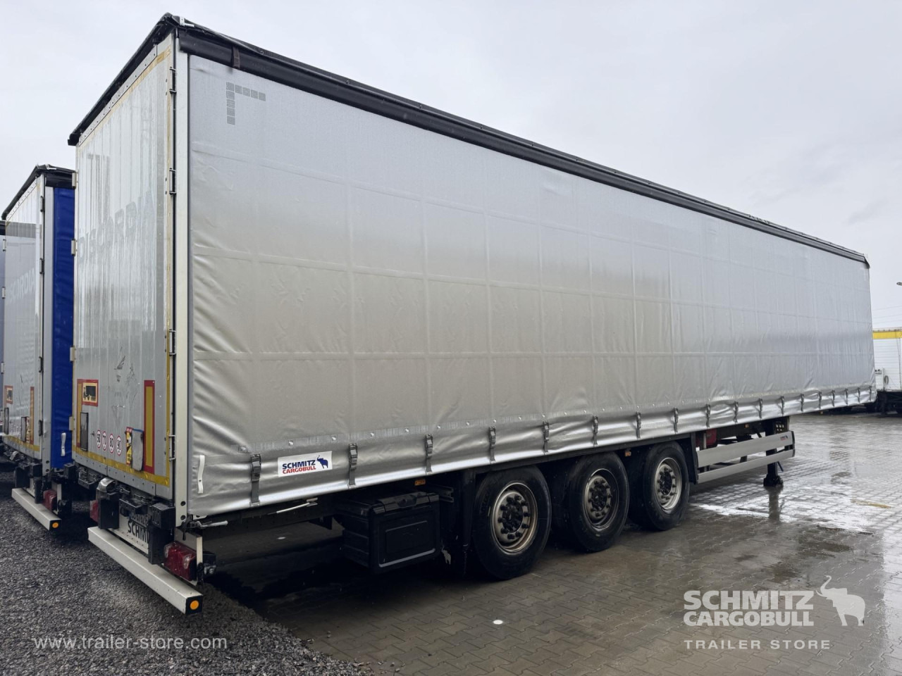 SCHMITZ Curtainsider Standard - Plachtový návěs: obrázek 4 SCHMITZ Curtainsider Standard - Plachtový návěs: obrázek 4