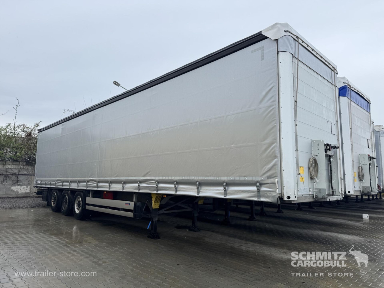 SCHMITZ Curtainsider Standard - Plachtový návěs: obrázek 1 SCHMITZ Curtainsider Standard - Plachtový návěs: obrázek 1