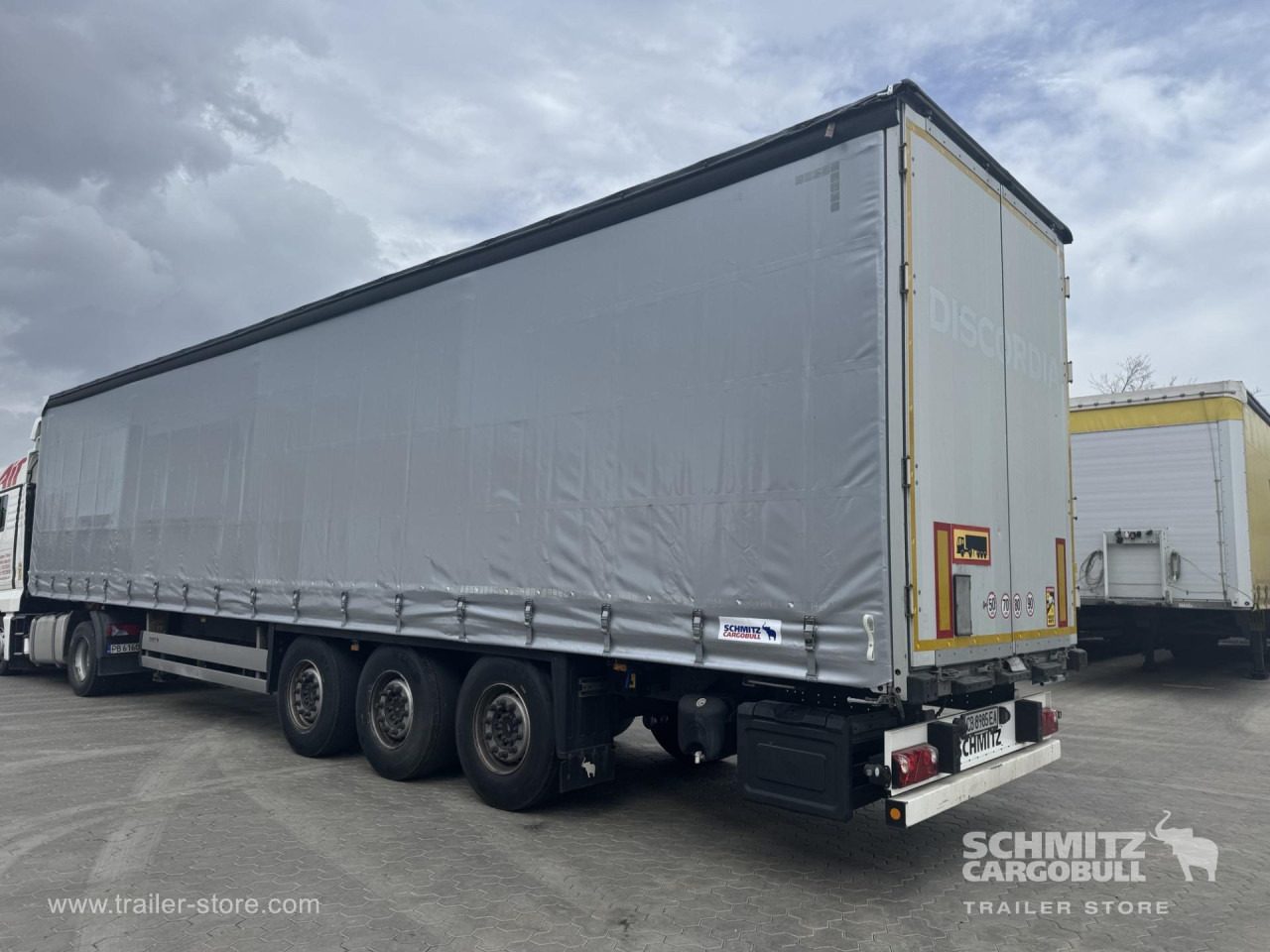 SCHMITZ Curtainsider Standard - Plachtový návěs: obrázek 4 SCHMITZ Curtainsider Standard - Plachtový návěs: obrázek 4