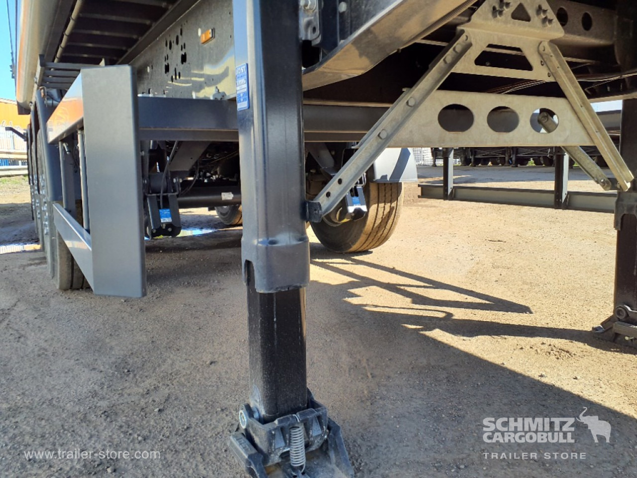 SCHMITZ Tipper Alu-square sided body 55m³ - Sklápěcí návěs: obrázek 3 SCHMITZ Tipper Alu-square sided body 55m³ - Sklápěcí návěs: obrázek 3