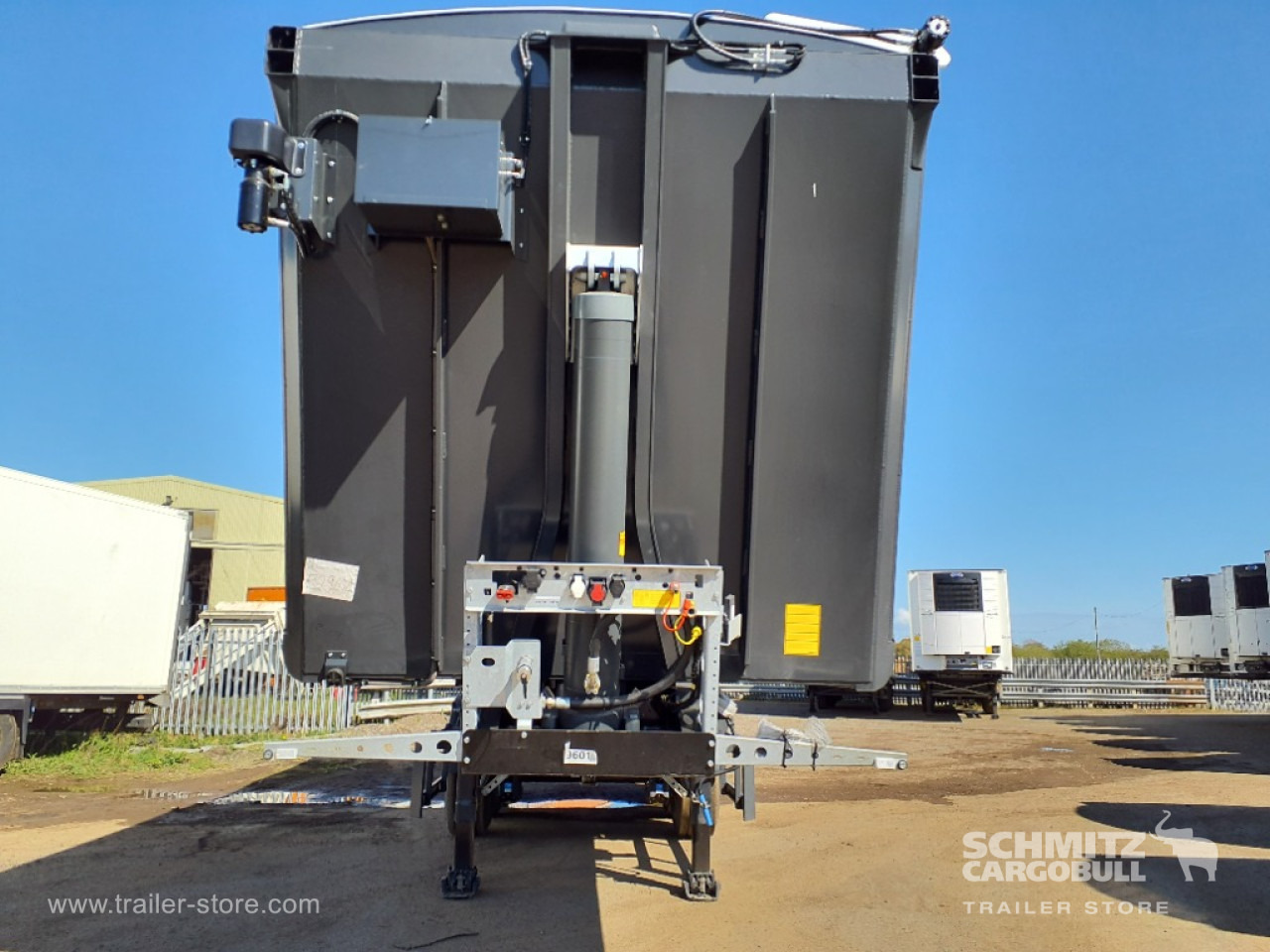 SCHMITZ Tipper Alu-square sided body 55m³ - Sklápěcí návěs: obrázek 1 SCHMITZ Tipper Alu-square sided body 55m³ - Sklápěcí návěs: obrázek 1